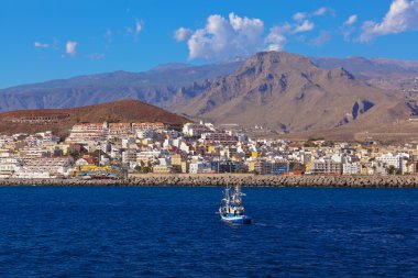 Beach los cristianos tenerife adasında - Kanarya