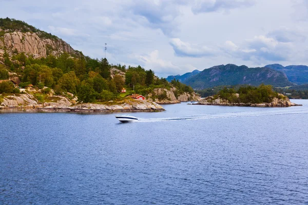 Fjord lysefjord - Norveç — Stok fotoğraf