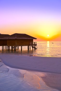 Su bungalovlar Maldivler Adası