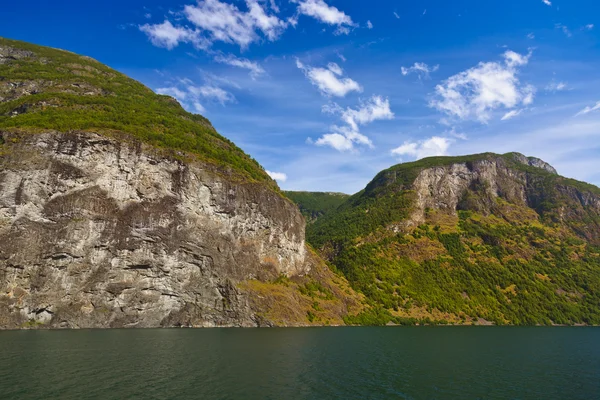 Fjord Nærøyfjord Norvégiában - híres Unesco oldal — Stock Fotó