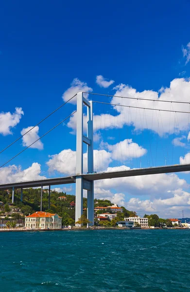 Ponte sul Bosforo a Istanbul Turchia — Foto Stock