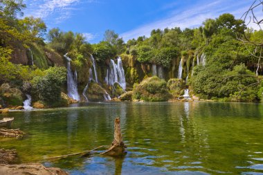 Bosna-Hersek 'te Kravice şelalesi