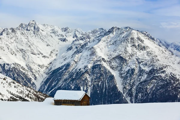 Haus in den Bergen - Skigebiet solden austria — Stockfoto