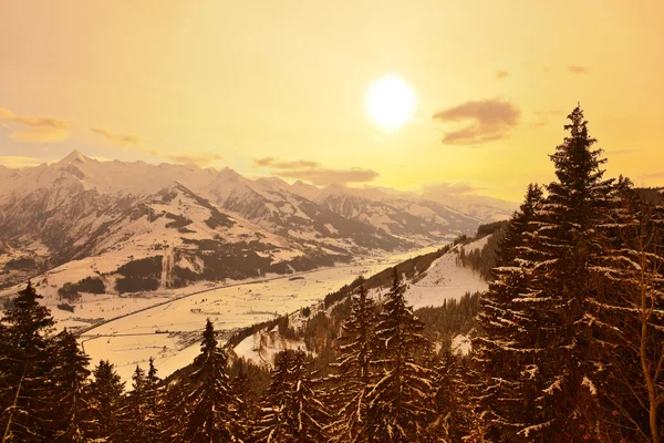 Berge Skigebiet zell-am-see Österreich — Stockfoto