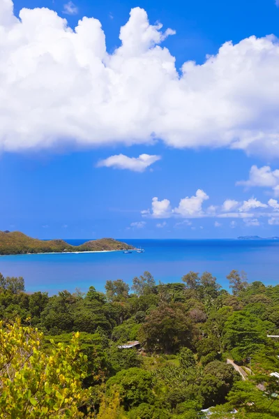 Landschap van het eiland Praslin - Seychellen — Stockfoto