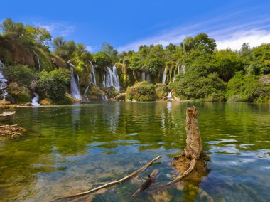 Bosna-Hersek 'te Kravice şelalesi