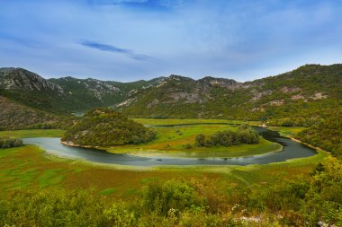 Rijeka Crnojevica Nehri yakınında İşkodra Gölü - Karadağ