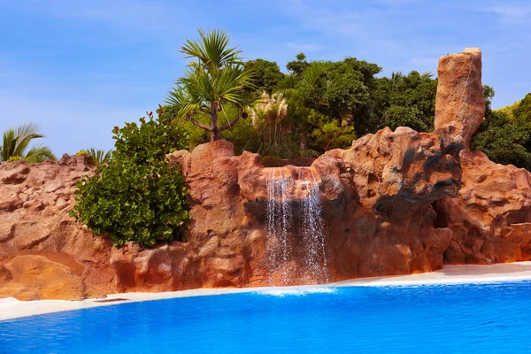 Waterval in park at tenerife - Canarische Spanje — Stockfoto