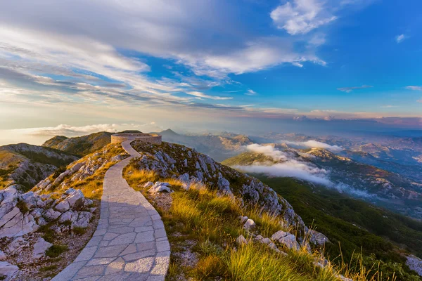 Національний парк Ловчен гори на заході сонця - Чорногорія — стокове фото