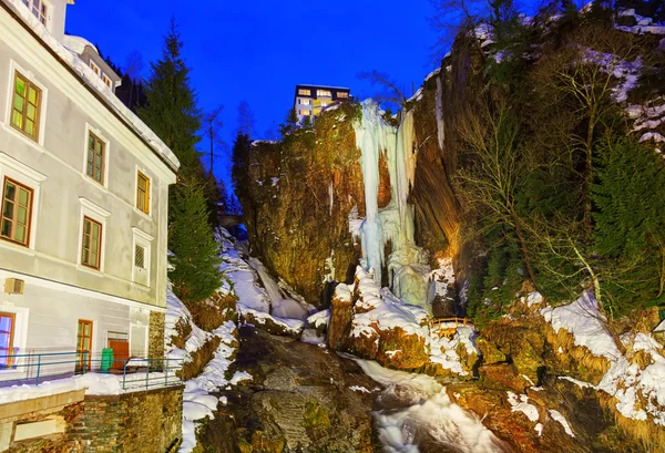 Vattenfall i bergen ski resort bad gastein Österrike — Stockfoto