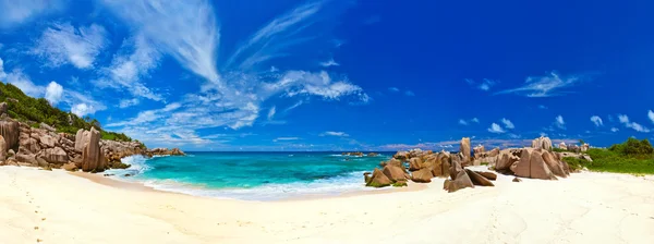 Panorama des tropischen Strandes auf den Seychellen — Stockfoto