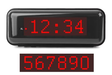 Beyaz arka plan üzerinde izole dijital saat