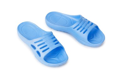 Beyaz arka plan üzerinde izole plaj ayakkabıları