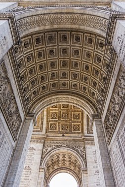 Arc de Triumphe taş tonoz oyma süsler, Paris, Fransa.