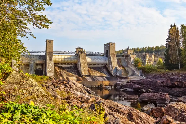 Barragem de água da usina hidrelétrica de Imatra conhecida como popular placa de suicídio — Fotografia de Stock
