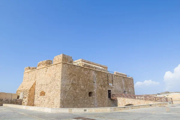 Paphos hrad se nachází v přístavu města, Kypr. — Stock fotografie