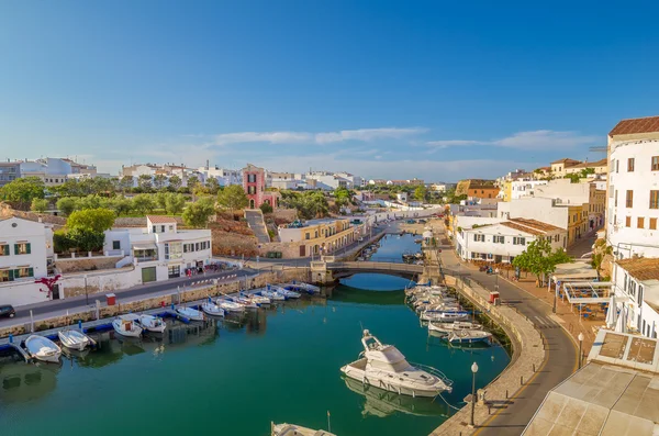 Prohlédni si na kanálu des Horts na Ciutadella de Menorca, Španělsko. — Stock fotografie