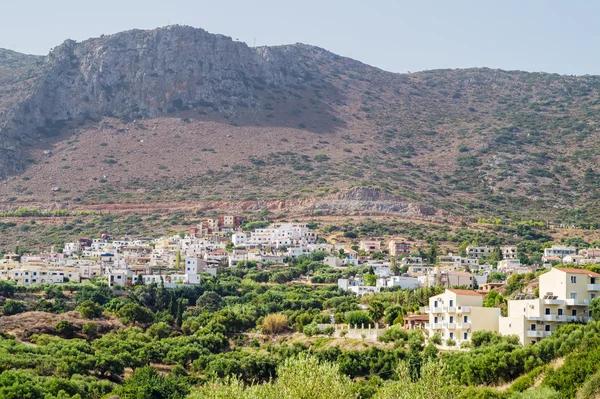 Pueblo de Piskopiano en soleado día de verano, Creta, Grece . —  Fotos de Stock