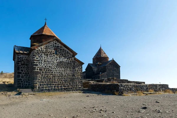Vista Panorâmica Uma Antiga Igreja Sevanavank Sevan Dia Ensolarado Arménia — Fotografia de Stock
