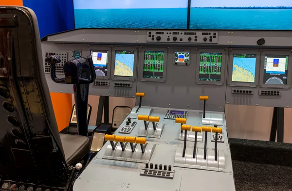 Seitenansicht des Cockpits im Flugsimulator — Stockfoto