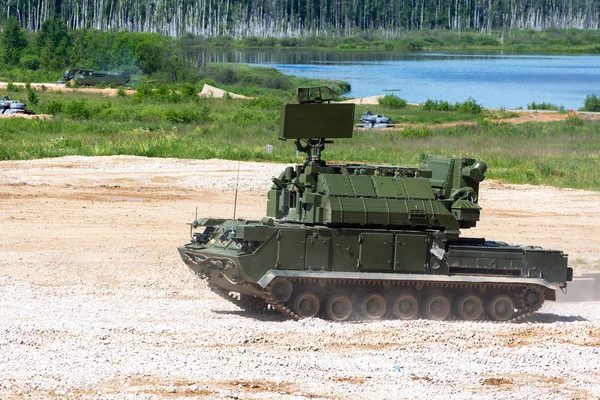 The Military vehicle — Stock Photo, Image