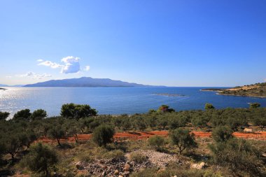Arnavutluk 'un Ksamil kentinde güzel bir deniz manzarası