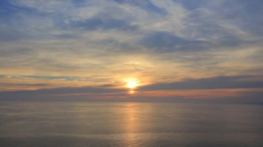 denizde gün batımı