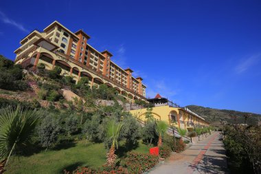 Yaz aylarında otel binası