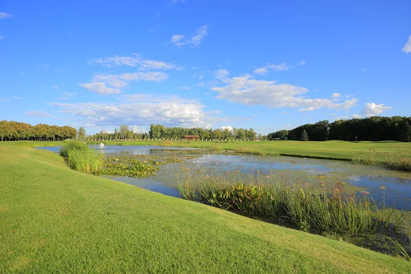 Golf e Lago — Foto Stock