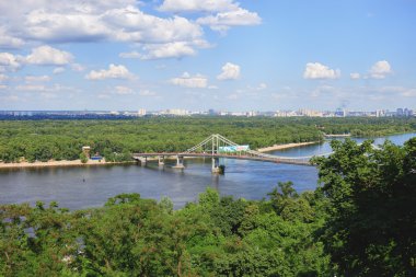 Kiev, Dnieper ve yaya köprüsü