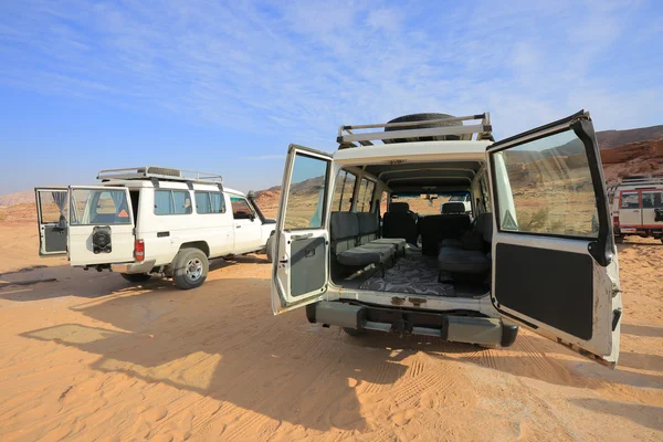 Safari in jeep nel deserto — Foto Stock