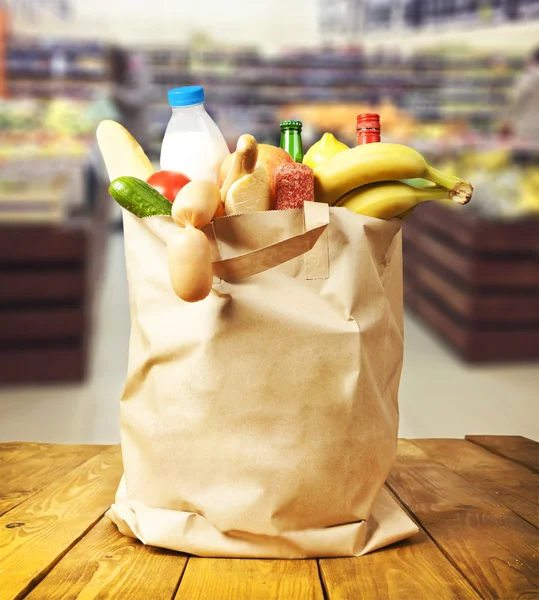 Bolsa de compras con comida — Foto de Stock