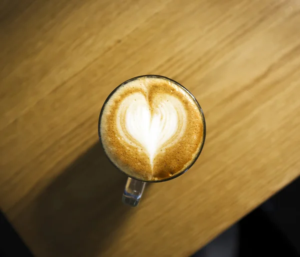 Κύπελλο με φρέσκο cappucino — Φωτογραφία Αρχείου