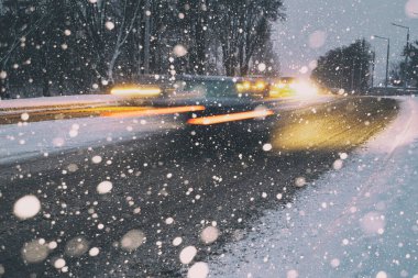 Ülkede büyük bir kar yağışı var.