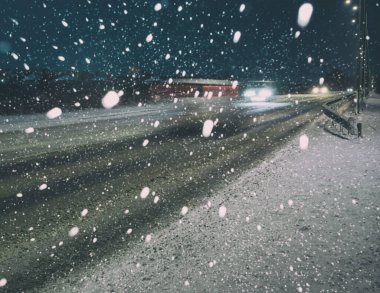 Ülkede büyük bir kar yağışı var.