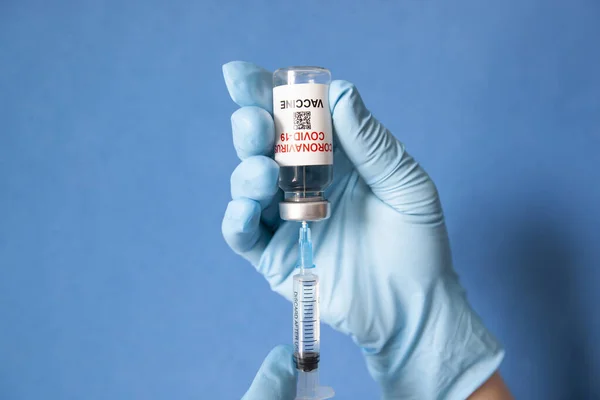 Nurse Filling Syringe Covid Vaccine — Stock Photo, Image