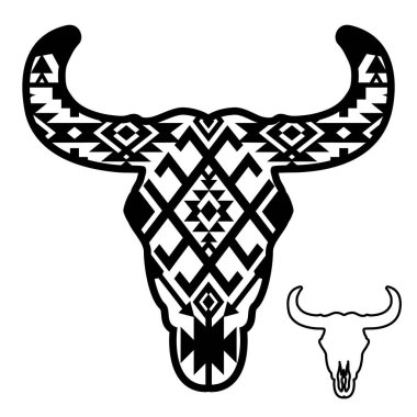 Aztek desenli inek kafatası. Boynuzlu ve güneybatı geleneksel süslemeli vektör illüstrasyon başörtüsü tasarım için beyaz zemin üzerinde izole edilmiş. 