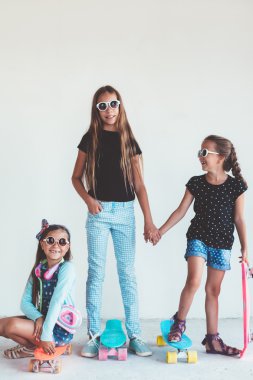 Skatboards çocuklarla