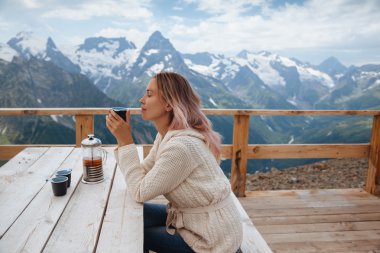 Dağı'nda açık kafe