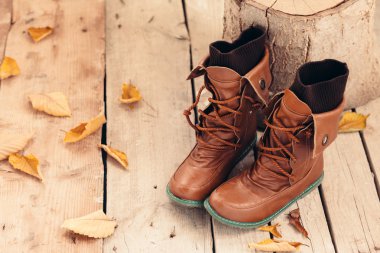 kahverengi deri çizme