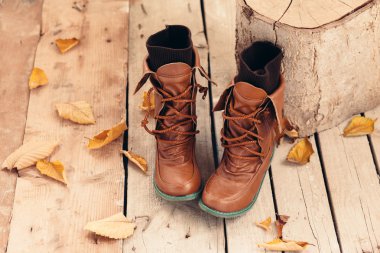 kahverengi deri çizme