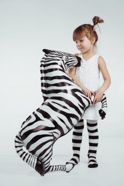 zebra ile çocuk