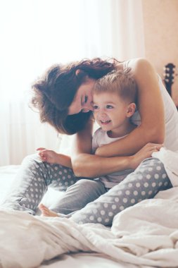 Anne küçük oğlu ile rahatlatıcı