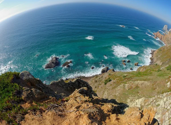 Fisheye vista della costa rocciosa del mare a Cabo Da Roca, Portogallo — Foto Stock