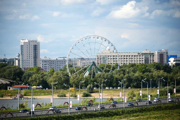 Чертово колесо в центре города Стоковое Фото