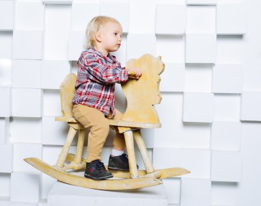 Çocuk oyuncak at binme