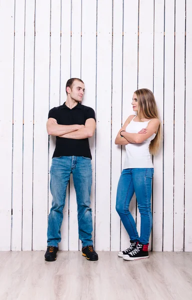 Glückliches Paar hat Spaß — Stockfoto