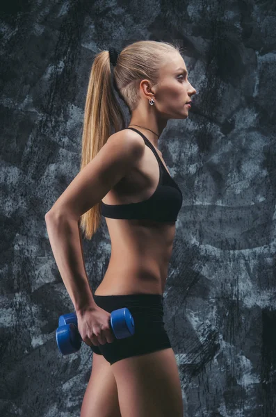 De slanke vrouw sport — Stockfoto