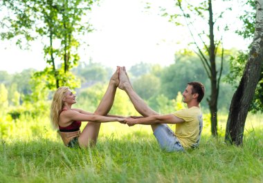 Çift pratik acroyoga 