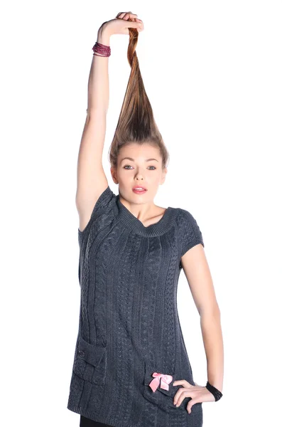 Menina bonito segurando seu cabelo — Fotografia de Stock